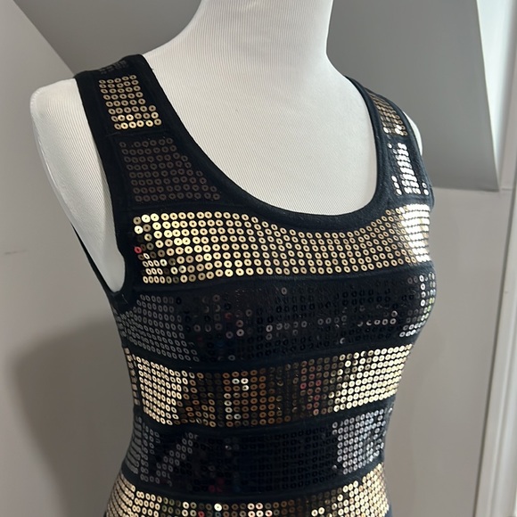 Black and Gold sequin dress - Picture 3 of 9